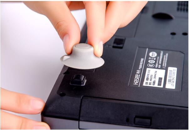 Non-slip laptop stand